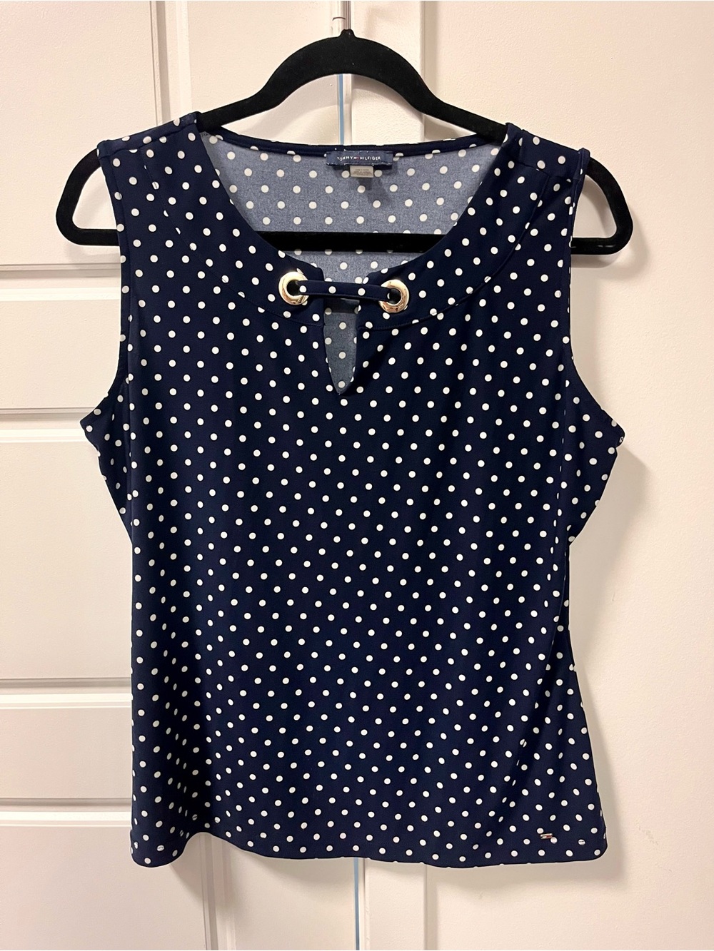 Tommy Hilfiger Women’s Large Navy Polka Dot Sleeveless Blouse w Grommet Detail